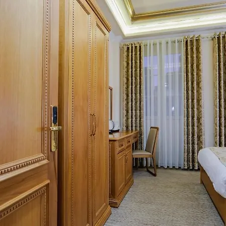 Boka Hotell 4*