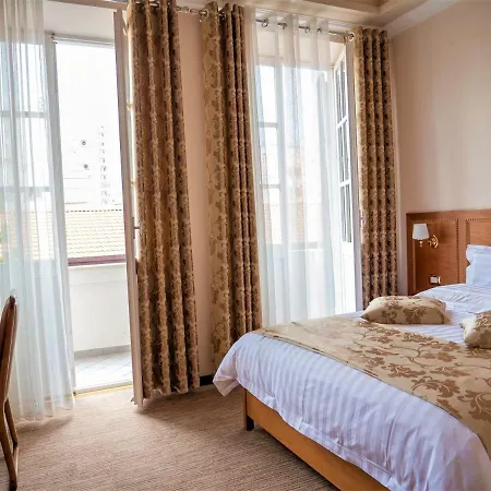 Boka Hotell 4*